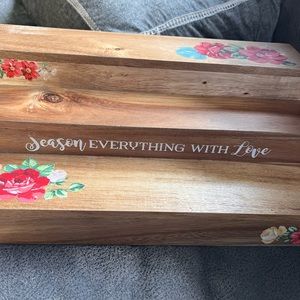 Pioneer woman spice shelf